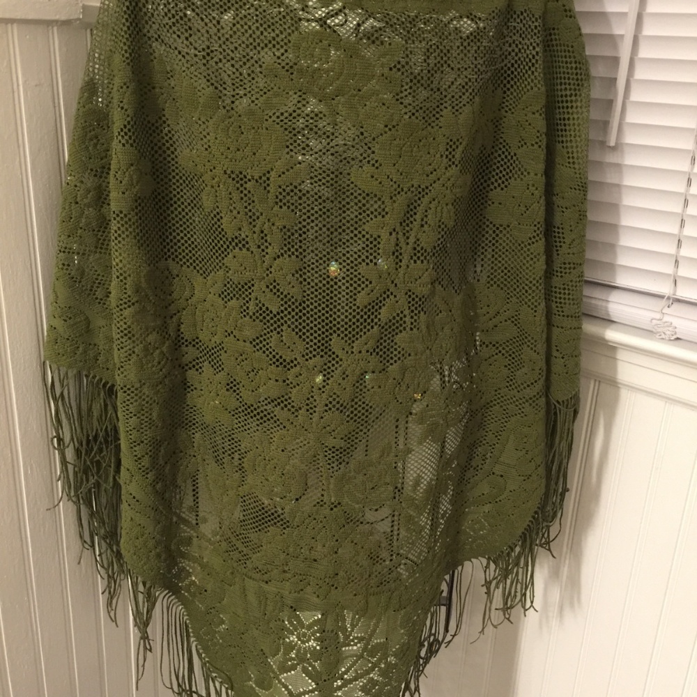 Dark Green Mesh Rose Pattern Fringed Poncho